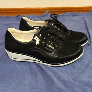 EUC Wedge Sneakers